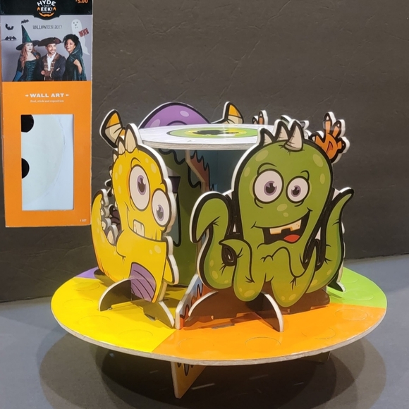 HALLOWEEN MONSTER TREAT STAND WITH CONES AND TARGET HYDE AND EEK WALL STICKERS - Picture 13 of 16